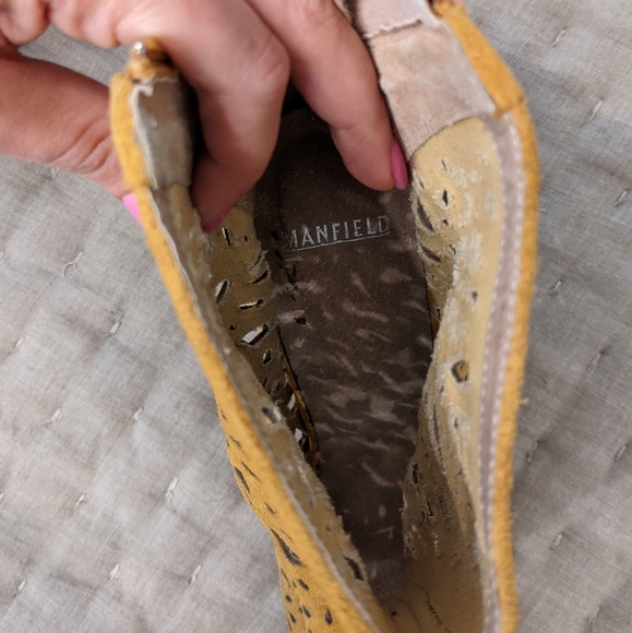 Mustard Yellow Floral Laser Cutout Booties RARE! - Picture 8 of 9